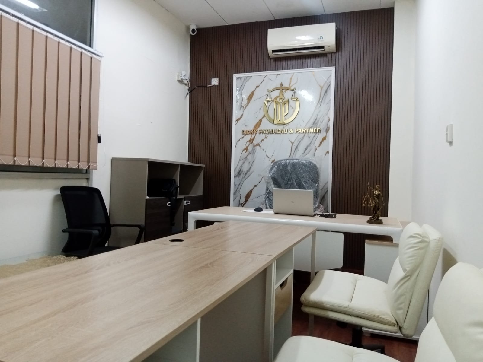 Kantor 1